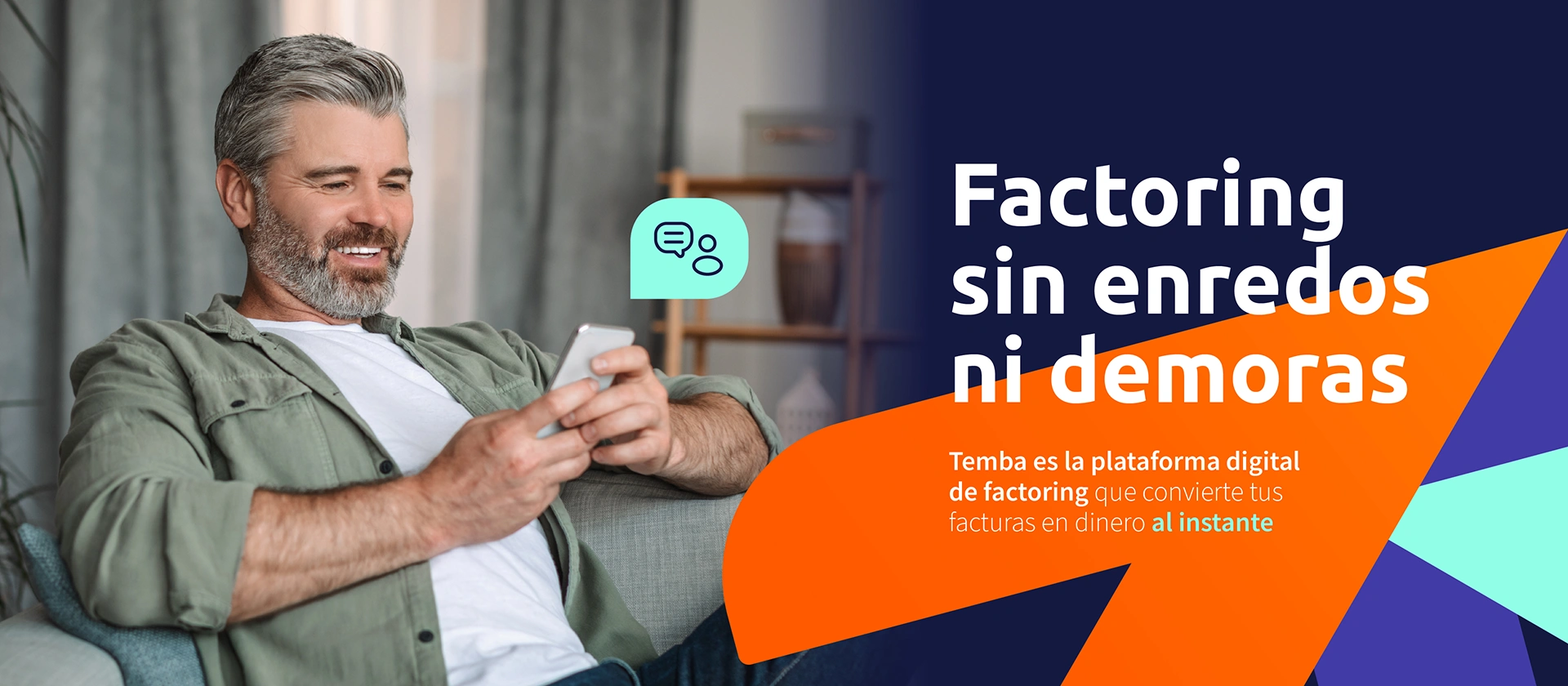 Oficina moderna con personas trabajando